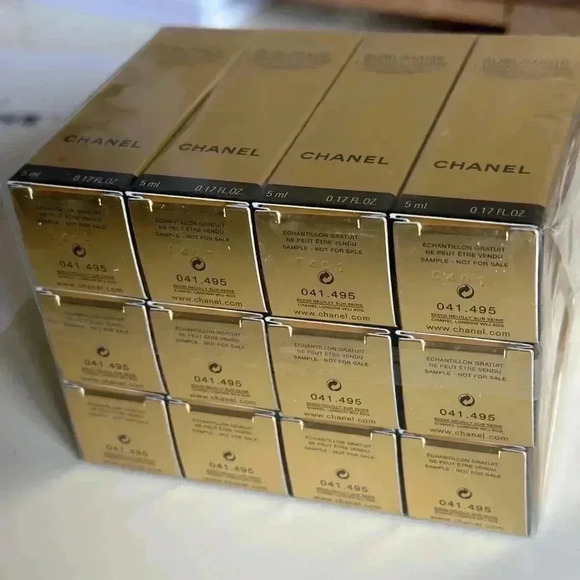 12xCHANEL SUBLIMAGE L'ESSENCE LUMIÈRE Ultimate Light-Revealing Concentrate 5ML - Picture 3 of 4